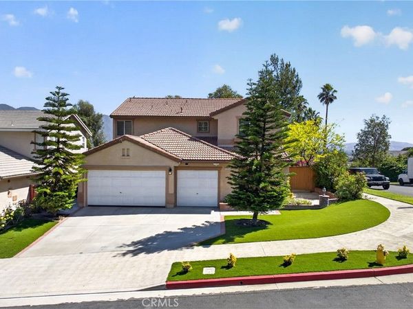 12312 Edgecliff Ave, Sylmar, CA 91342