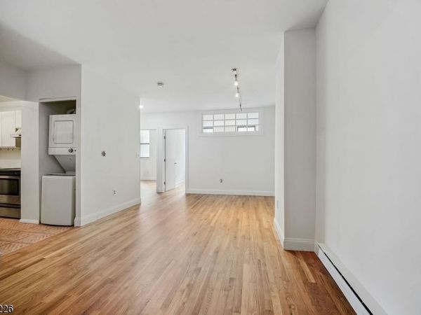 111 Mulberry St, Newark, NJ 07102