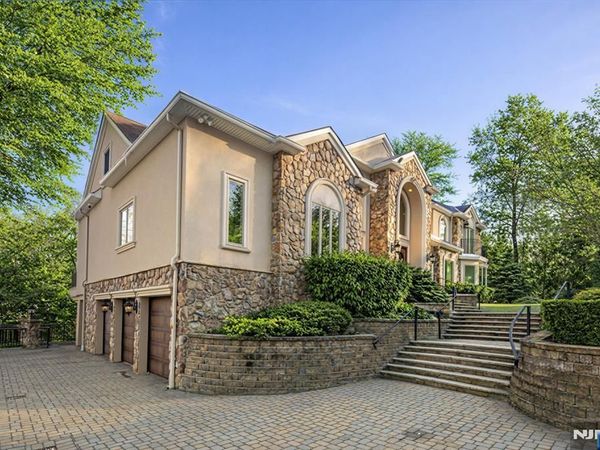 69 Woodland Road, MONTVALE, NJ 07645