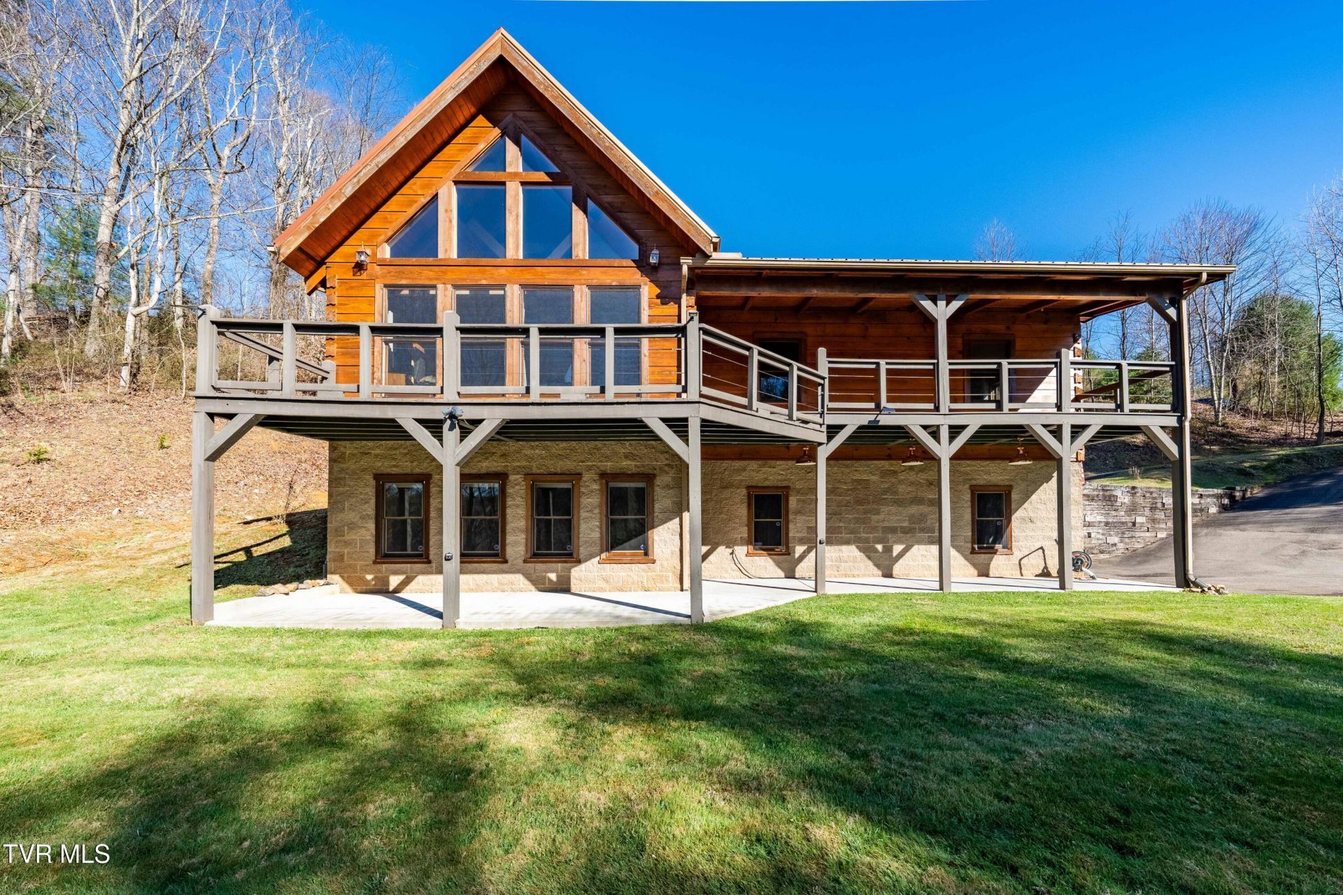 277 Arrowhead Trail, Mountain City, TN 37683 Main Photo