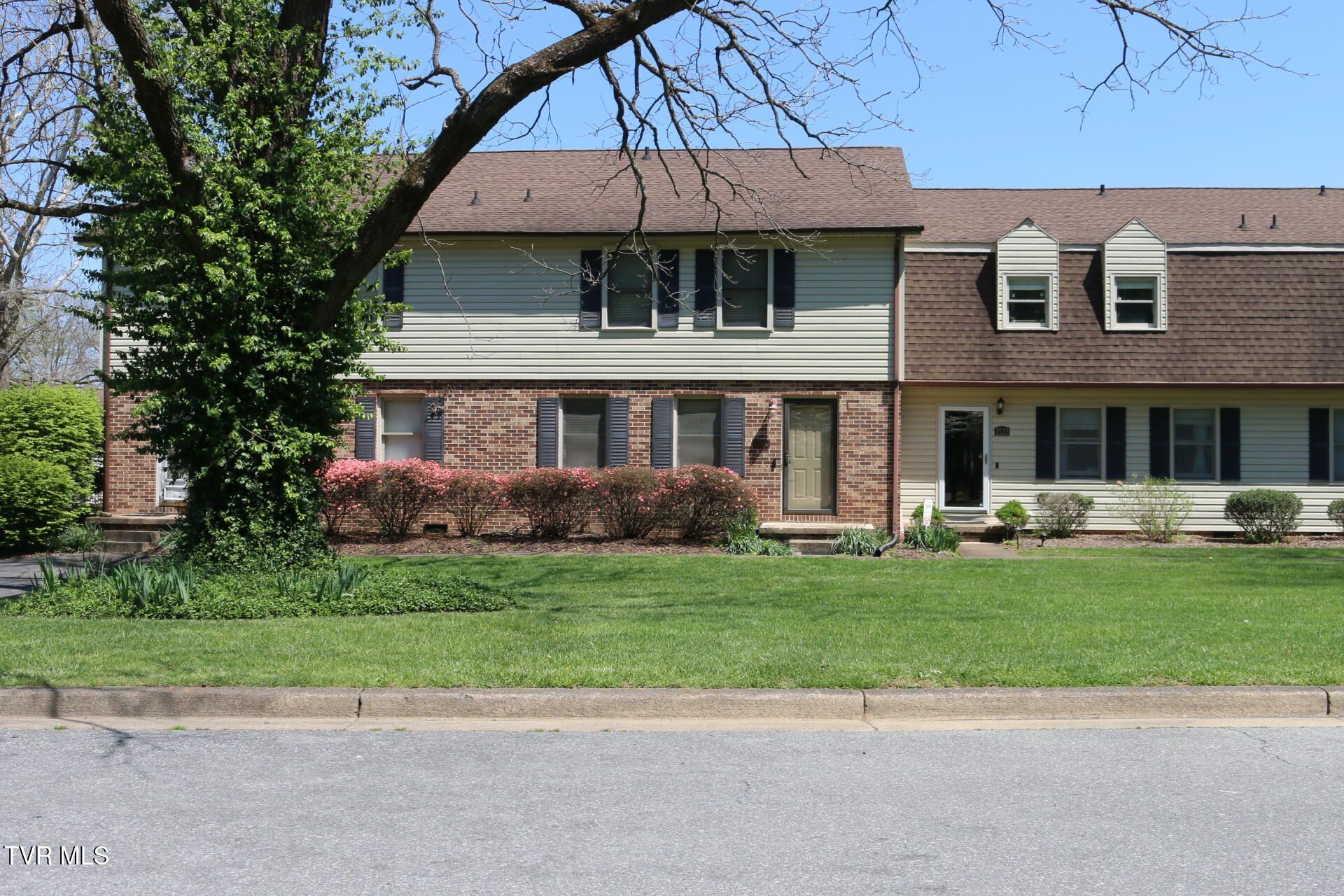 2121 Hickory Springs Road, Unit 2121, Johnson City, TN 37604 Main Photo