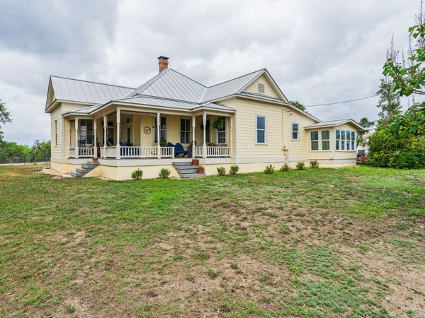 4515 STAPPER RD, St Hedwig, TX 78152