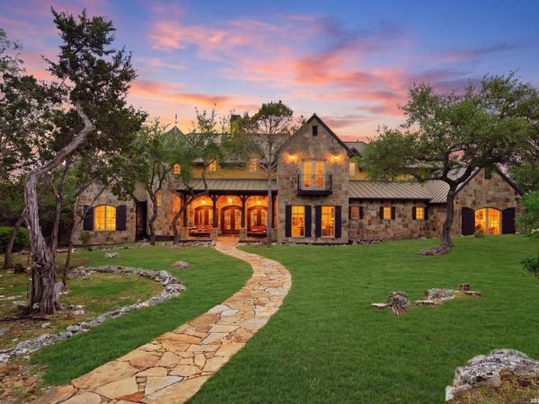 15 Reynosa, San Antonio, TX 78261