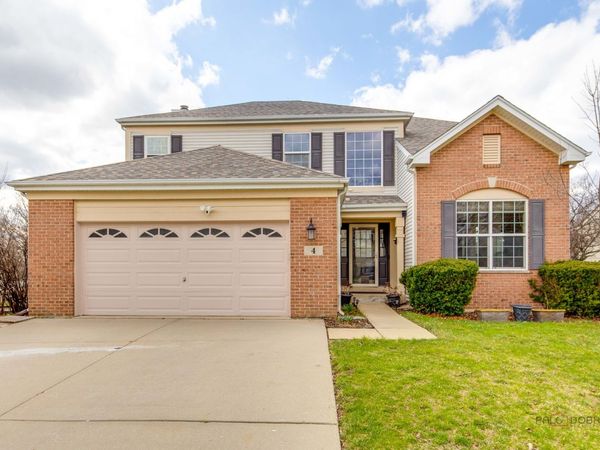 4 Waterton Drive , Streamwood, IL 60107