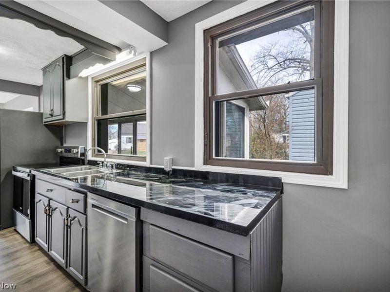 204 Grove Avenue, Cuyahoga Falls, OH 44221 Photo 18