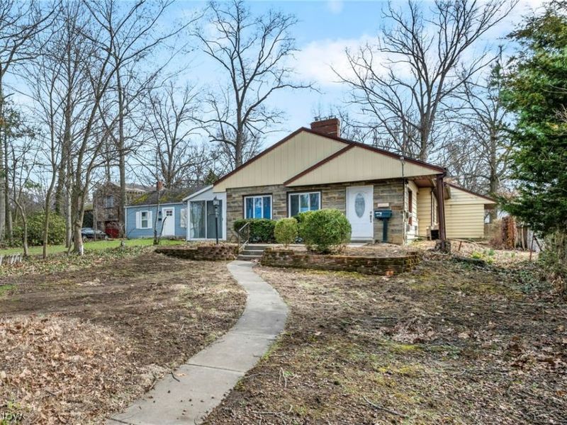 204 Grove Avenue, Cuyahoga Falls, OH 44221 Photo 4