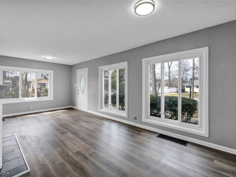 204 Grove Avenue, Cuyahoga Falls, OH 44221 Photo 9