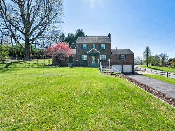 2560 Coulterville Rd, White Oak, PA 15131