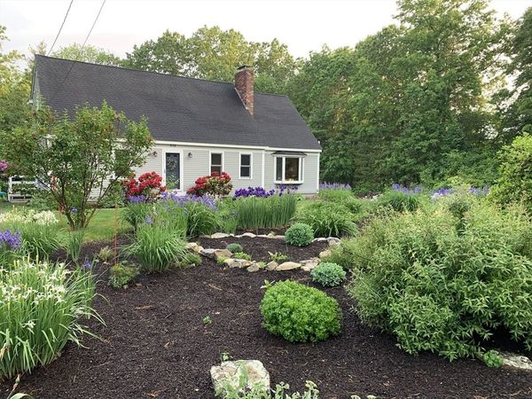 212 Taylor Rd, Stow, MA 01775