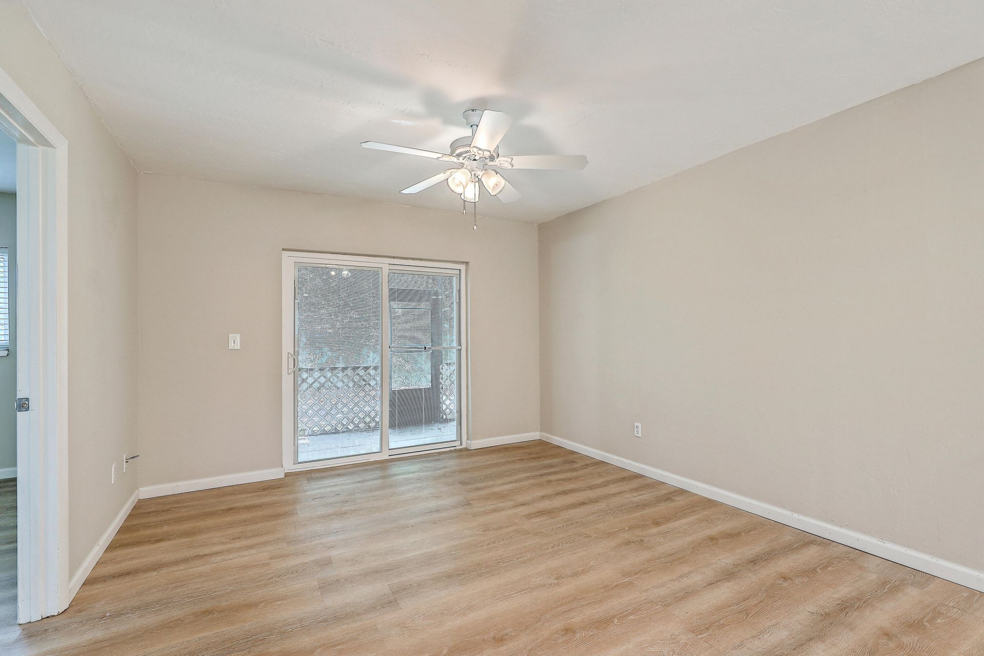 2162 Bees Ferry Road Photo 12