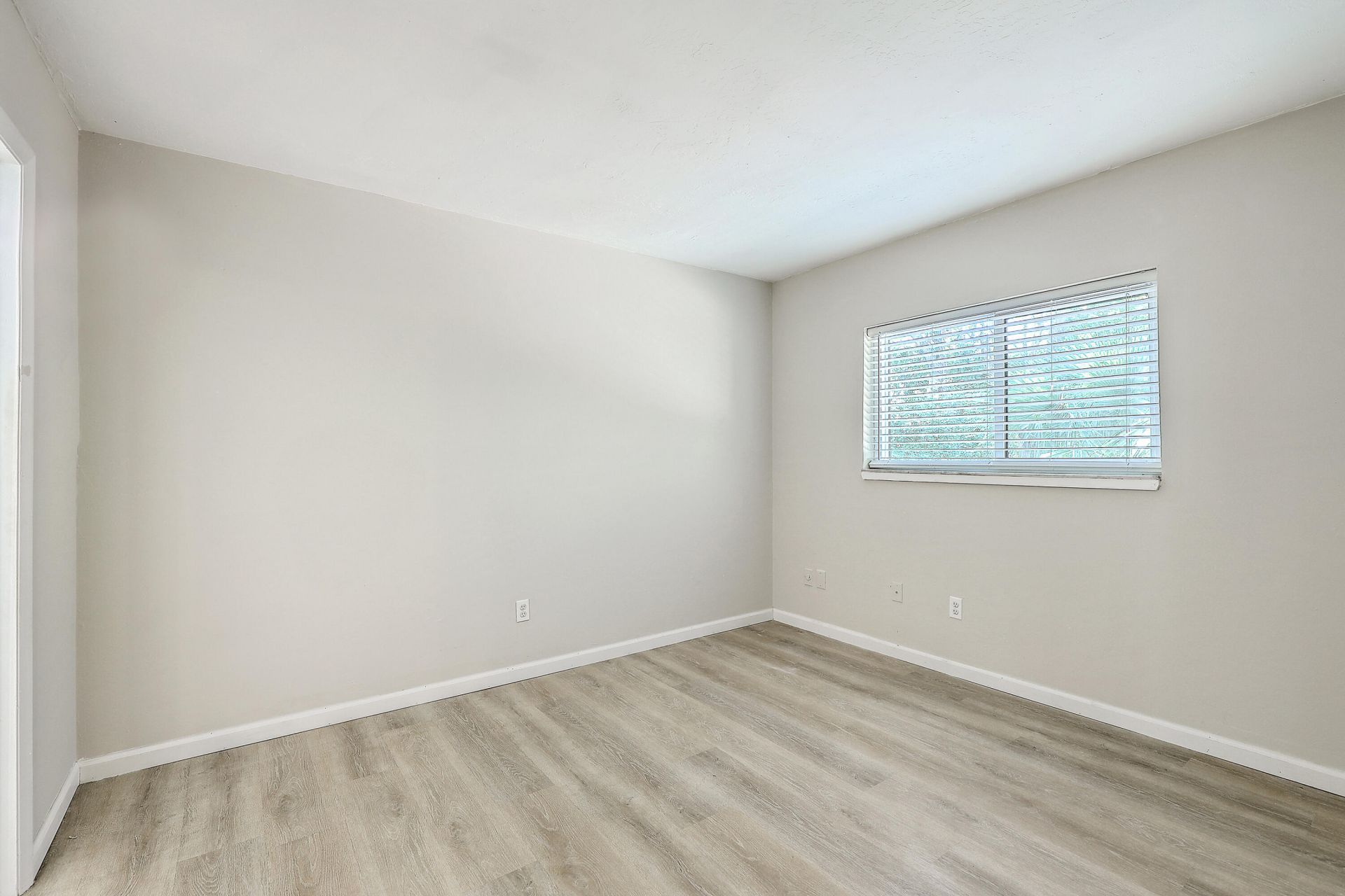 2162 Bees Ferry Road Photo 15