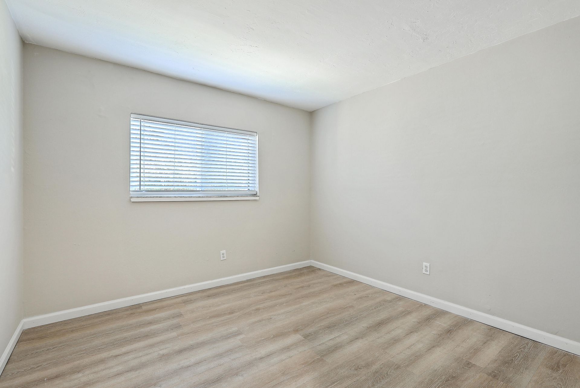 2162 Bees Ferry Road Photo 20