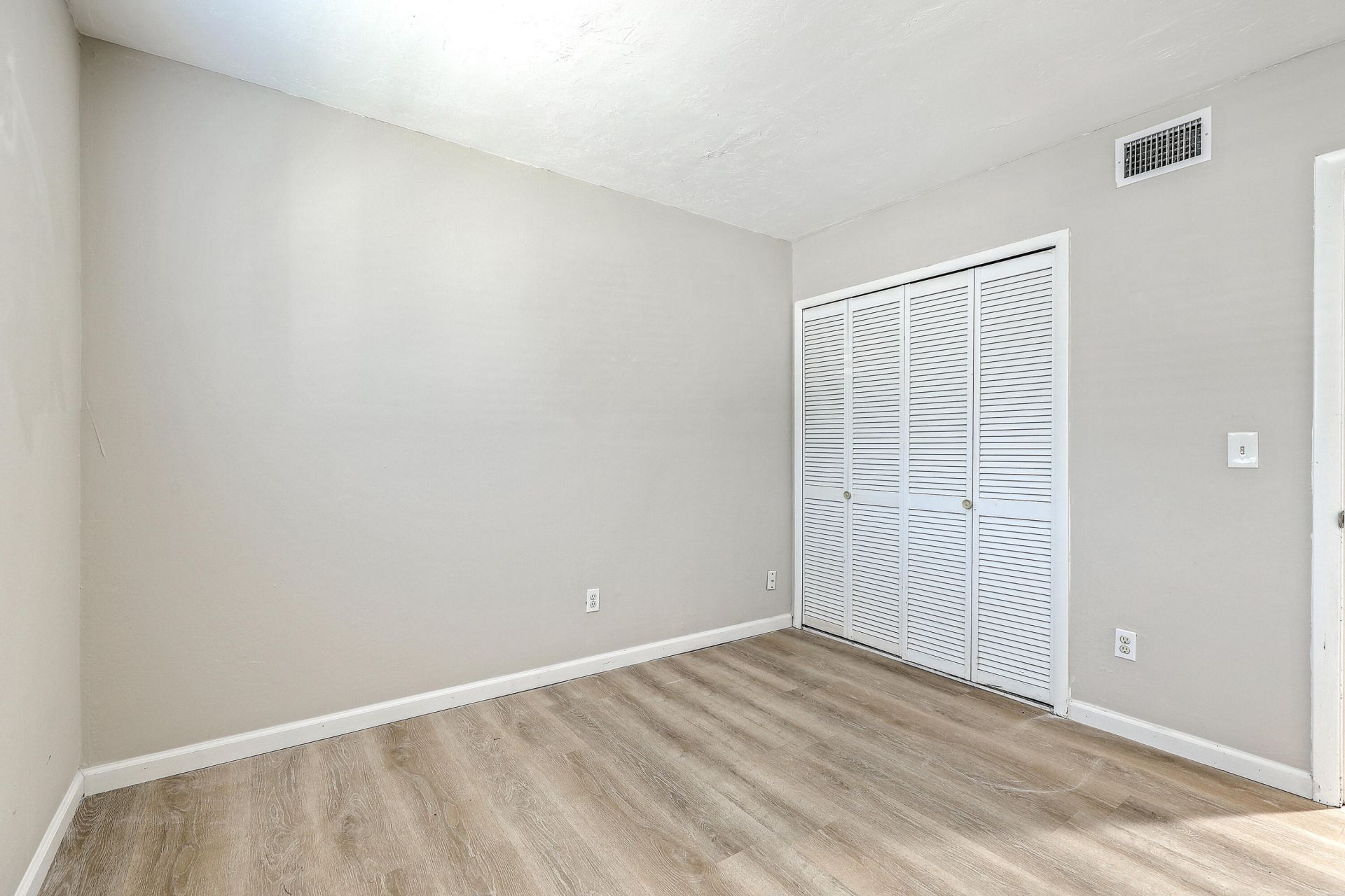 2162 Bees Ferry Road Photo 21