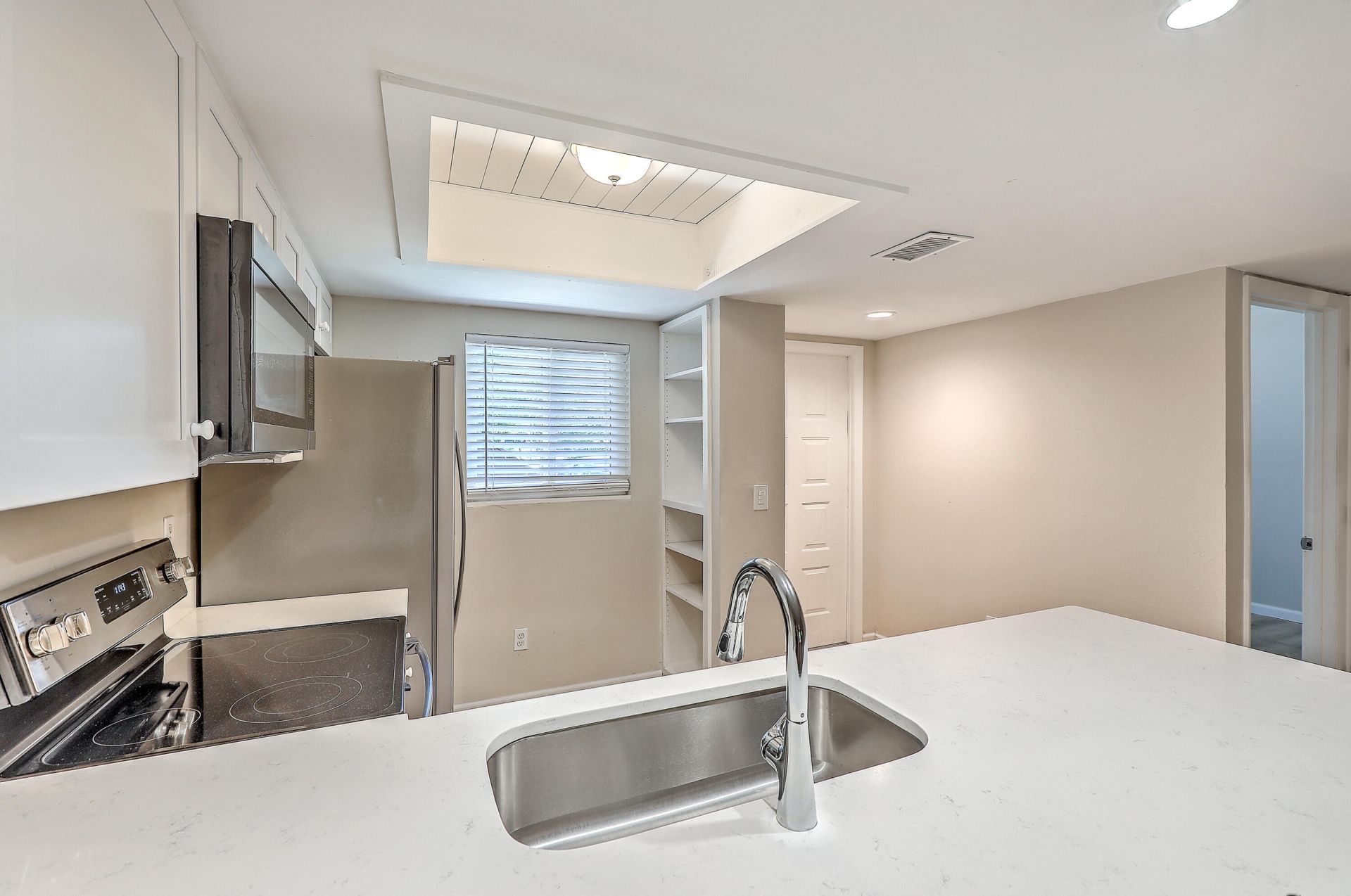 2162 Bees Ferry Road Photo 6