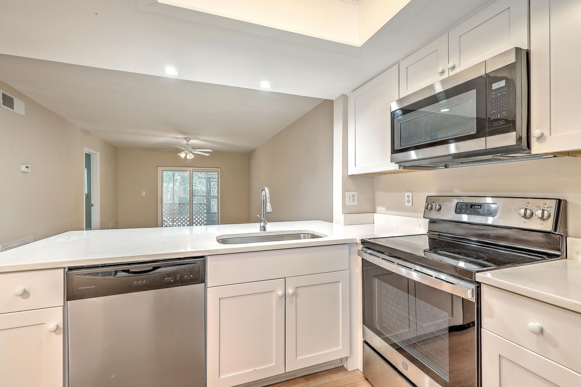 2162 Bees Ferry Road Photo 8