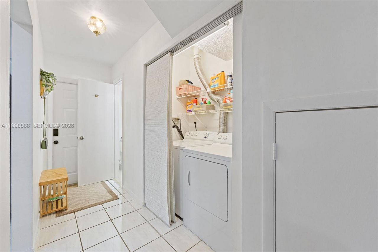10500 NW 3rd St, Pembroke Pines, FL 33026 Photo