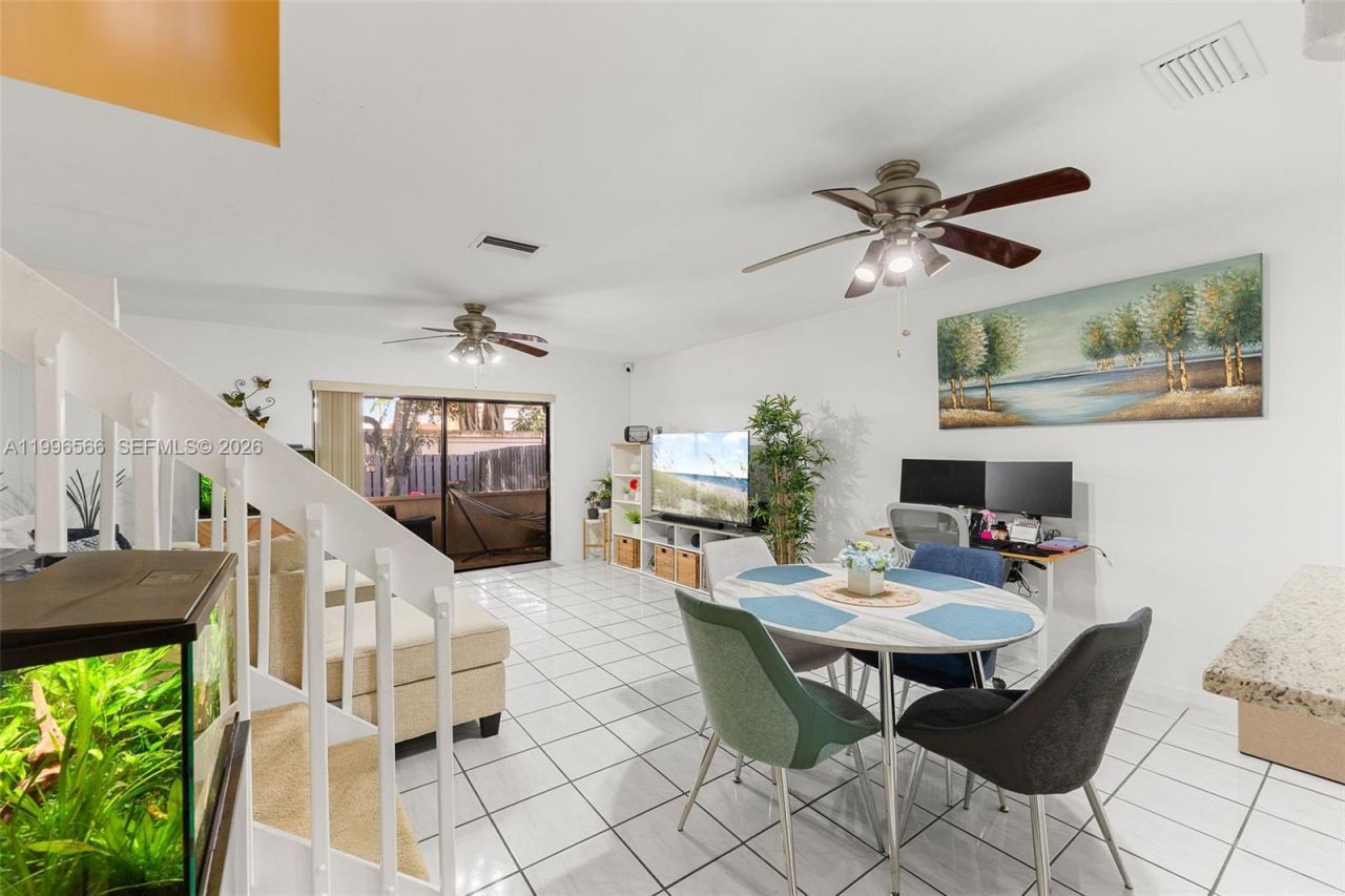 10500 NW 3rd St, Pembroke Pines, FL 33026 Photo