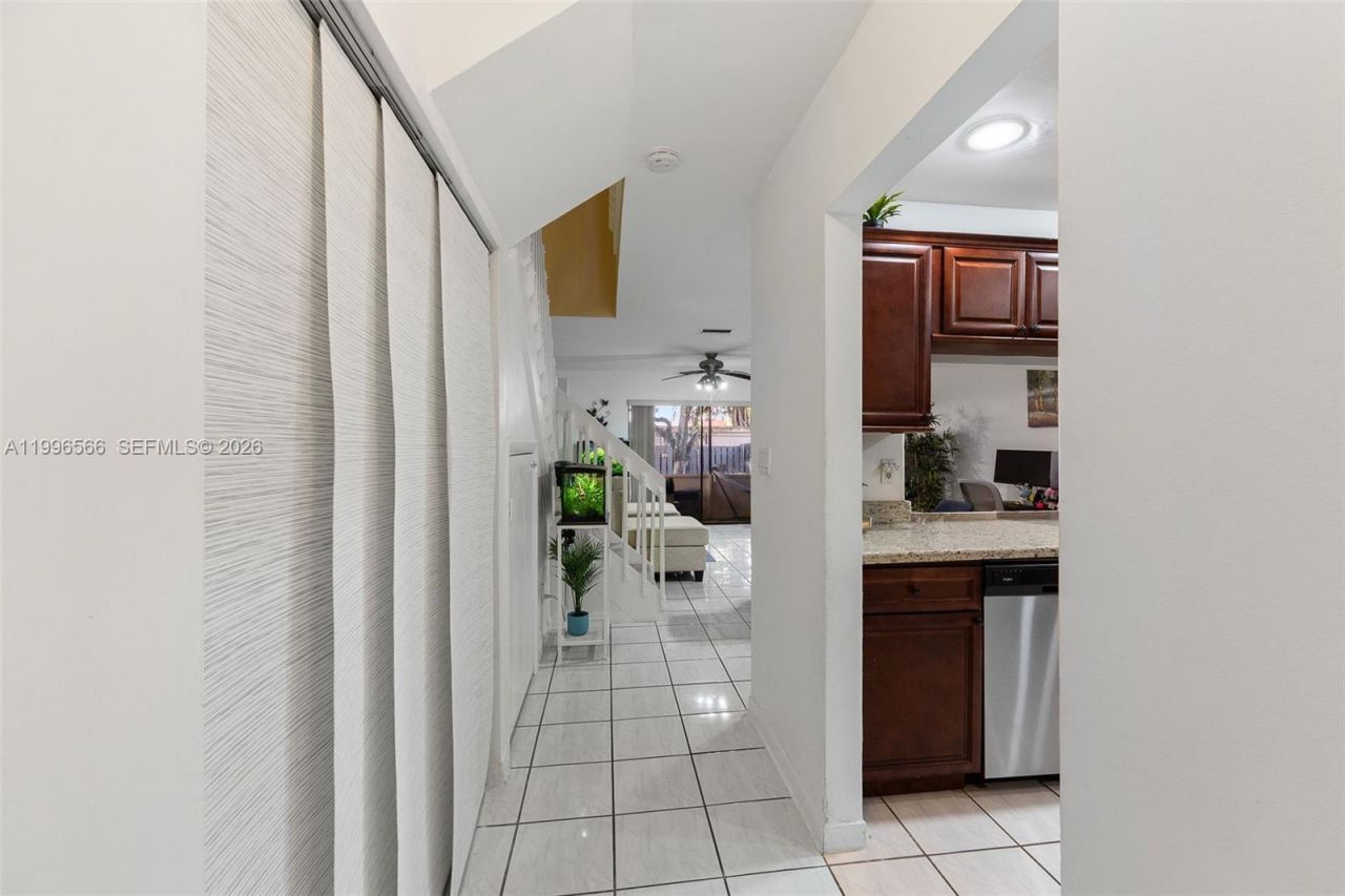 10500 NW 3rd St, Pembroke Pines, FL 33026 Photo