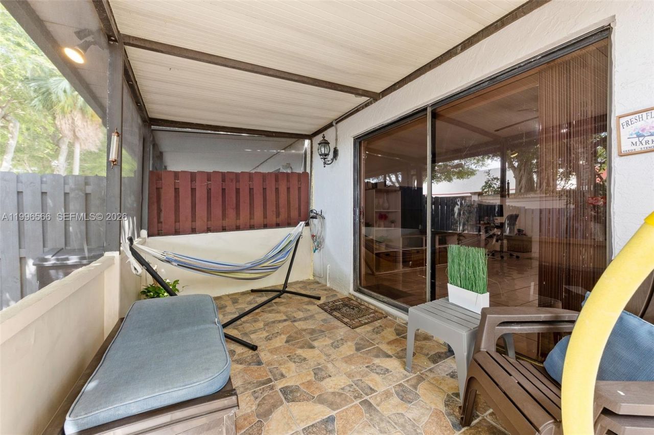 10500 NW 3rd St, Pembroke Pines, FL 33026 Photo