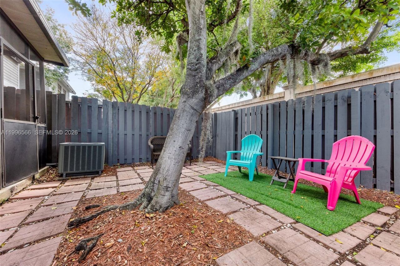 10500 NW 3rd St, Pembroke Pines, FL 33026 Photo