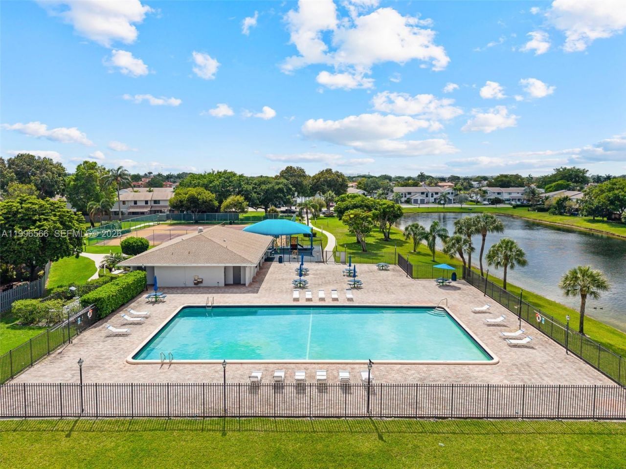 10500 NW 3rd St, Pembroke Pines, FL 33026 Photo