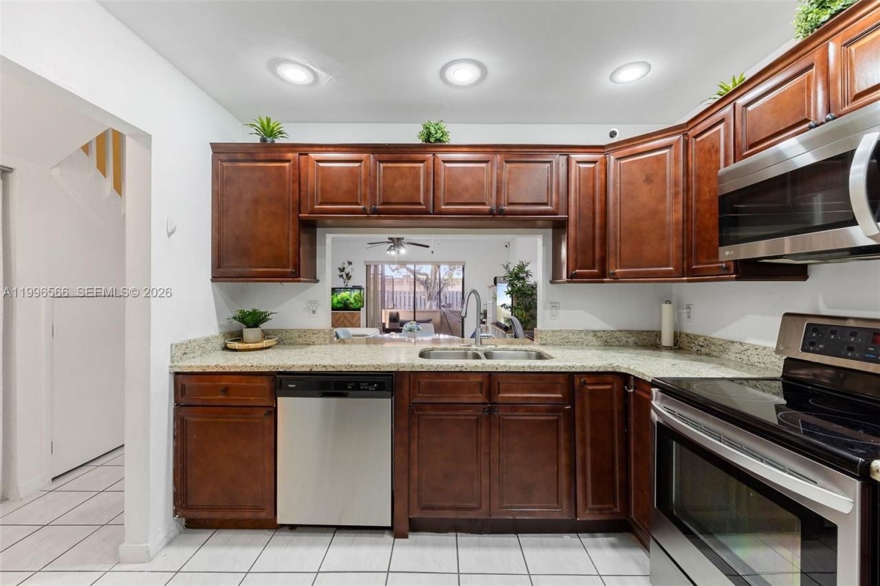 10500 NW 3rd St, Pembroke Pines, FL 33026 Photo