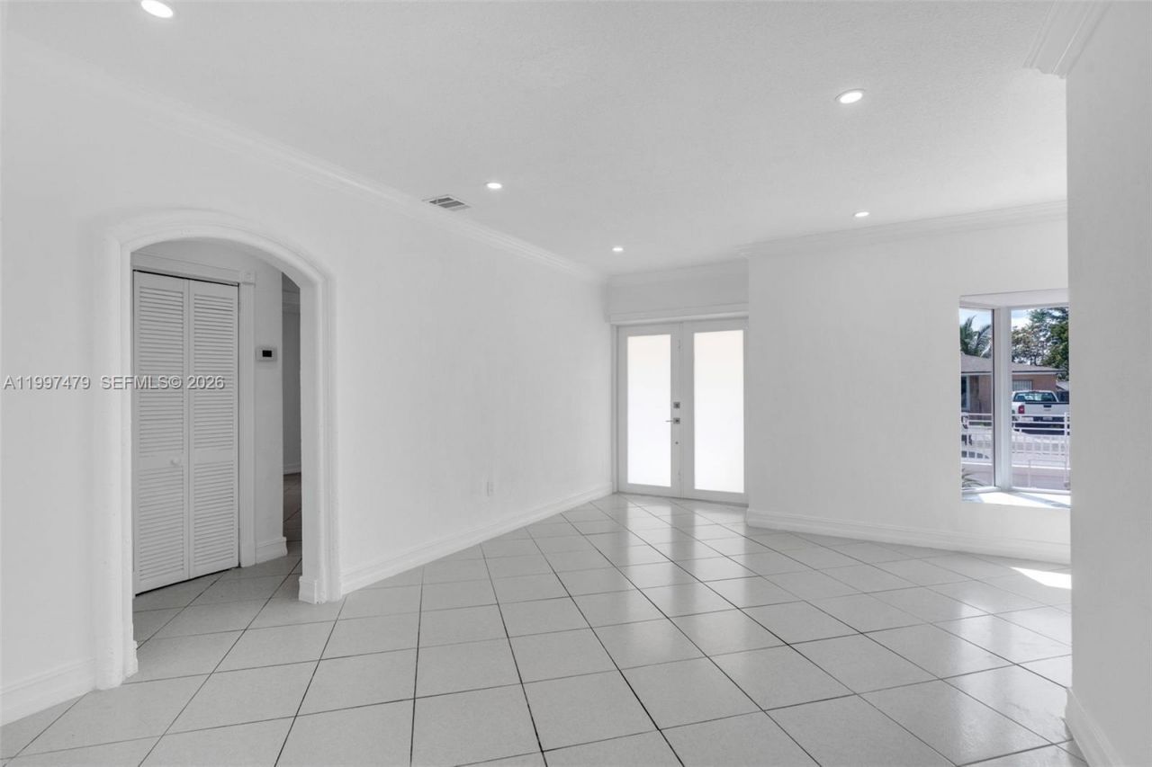 201 SW 51st Ct, Unit 1, Miami, FL 33134 Photo