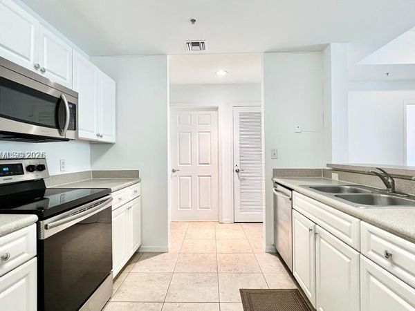 1200 Town Center Dr , Unit 201, Jupiter, FL 33458