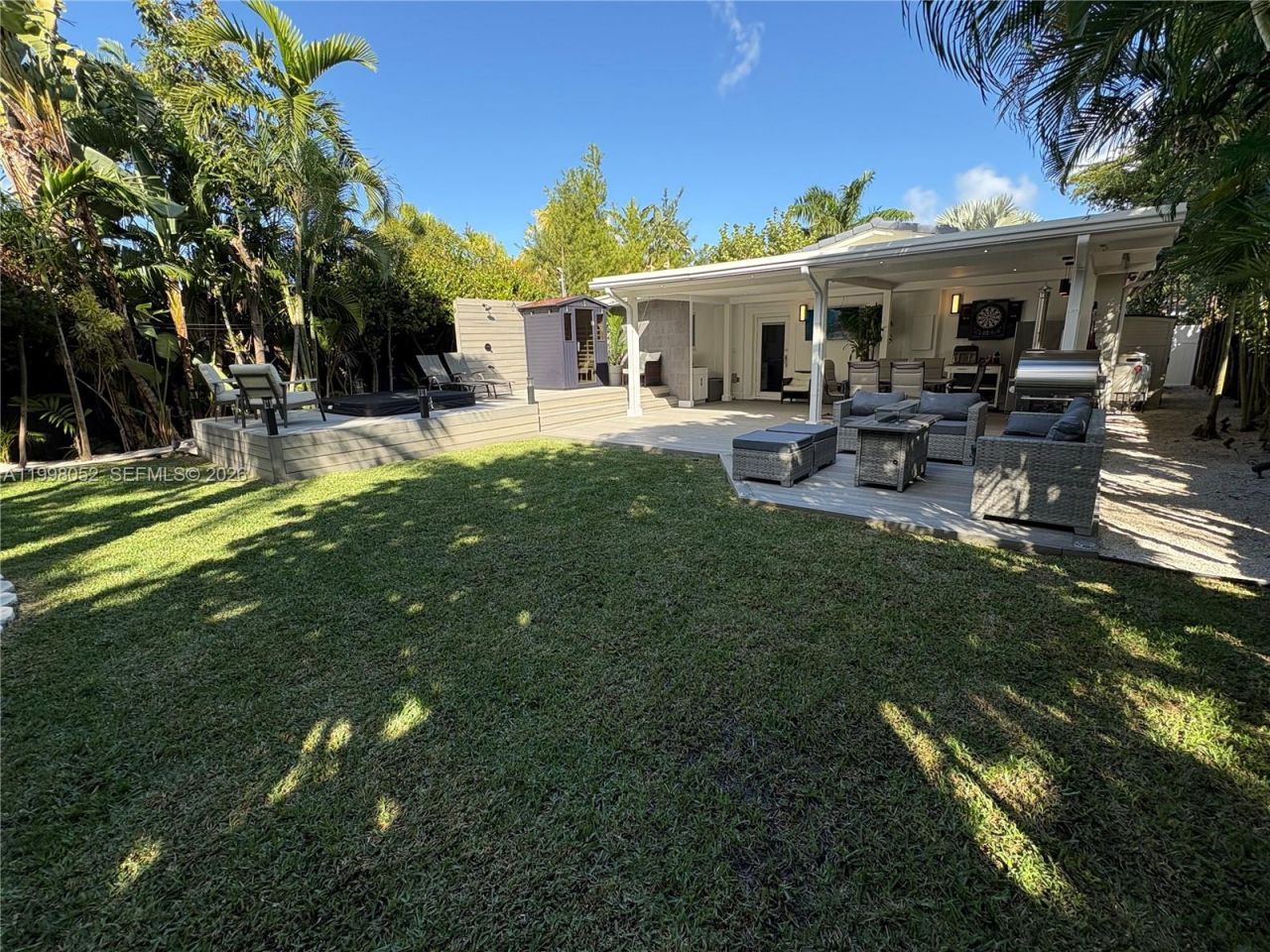 1205 NE 17th Ter, Fort Lauderdale, FL 33304 Photo