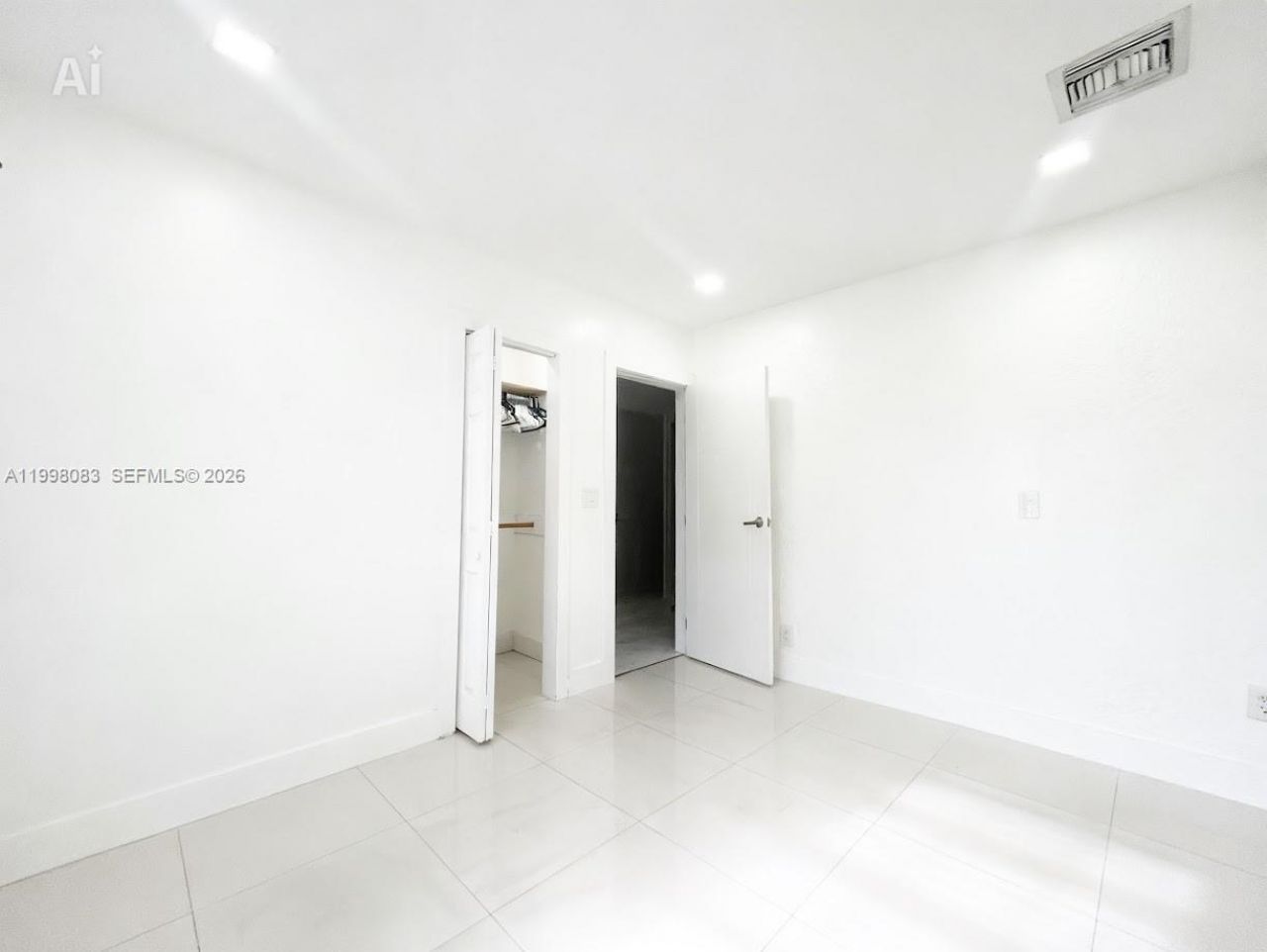 16082 NE 9th Ct, North Miami Beach, FL 33162 Photo