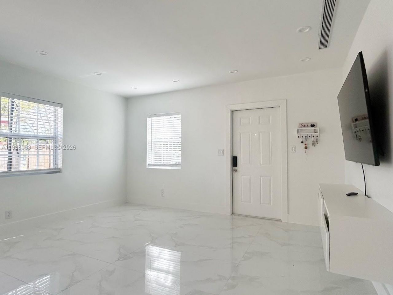 16082 NE 9th Ct, North Miami Beach, FL 33162 Photo