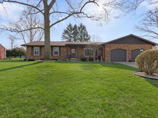 51732 Old Mill Road, South Bend, IN 46637