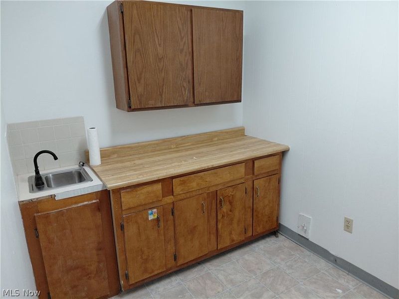 211 N Main Street, Hubbard, OH 44425 Photo 12