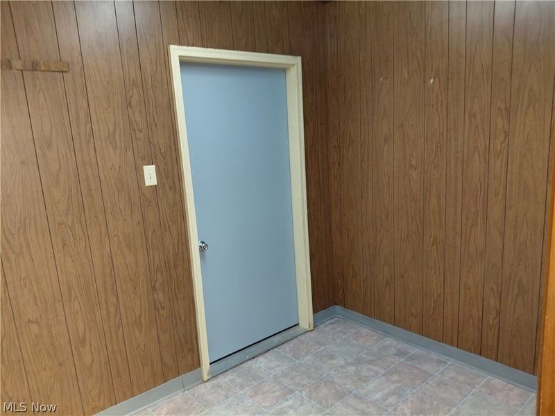 211 N Main Street, Hubbard, OH 44425 Photo 17