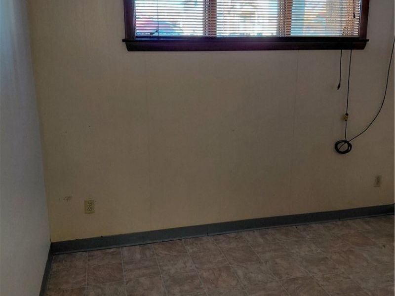 211 N Main Street, Hubbard, OH 44425 Photo 7