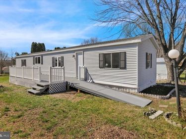 206 MEMORY LANE, HAMBURG, PA 19526