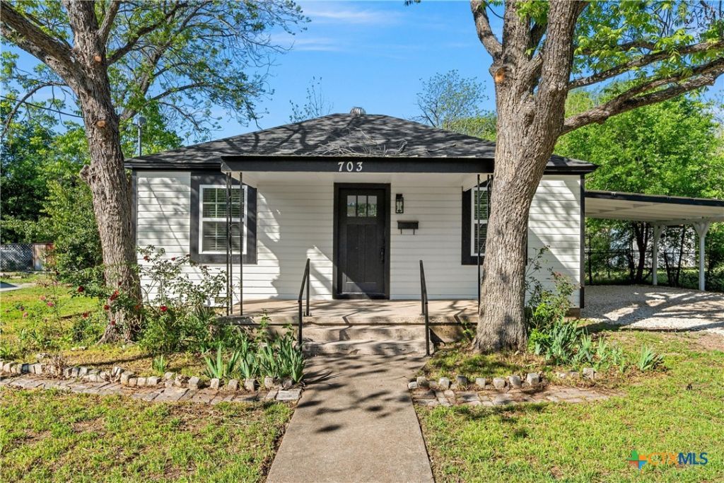 703 E 8th Avenue, Belton, TX 76513 Main Photo