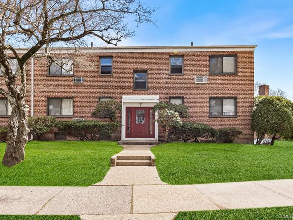 8 Lawrence Drive , Unit A, White Plains, NY 10603