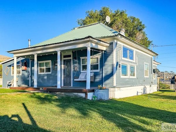 210 E Salmon Avenue, ARCO, ID 83213