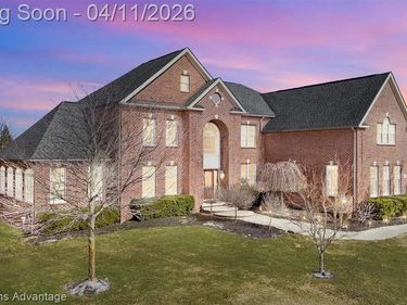 24936 Hadlock Drive, Novi, MI 48374