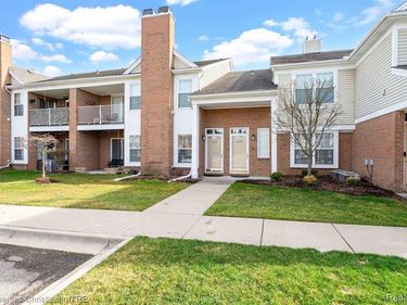 16832 Glenmoor Boulevard , Macomb Twp, MI 48044