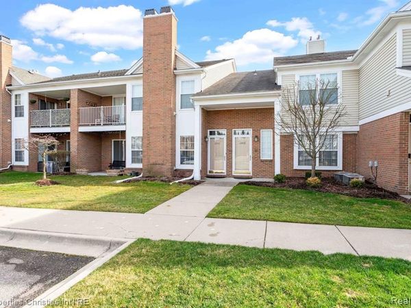 16832 Glenmoor Boulevard, Macomb Twp, MI 48044