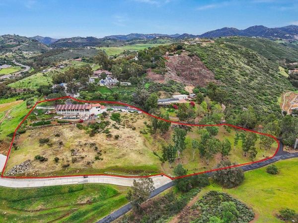29509 Hoxie Ranch Rd, Vista, CA 92084