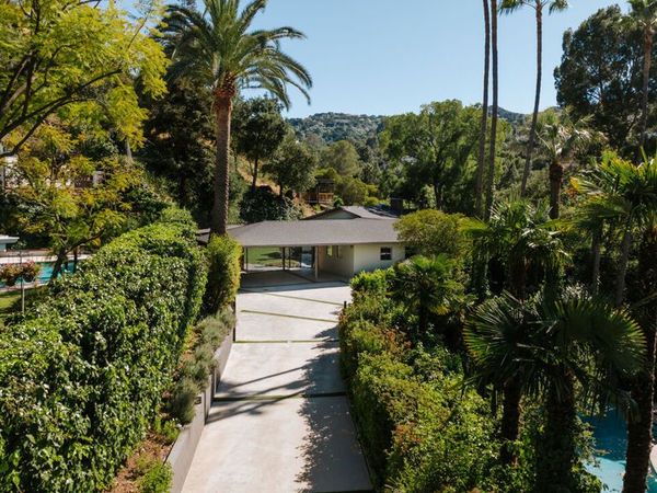 16666 Oldham Street, Encino, CA 91436