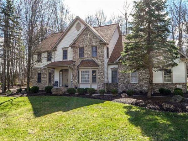 11779 Derbyshire Lane , Chagrin Falls, OH 44023