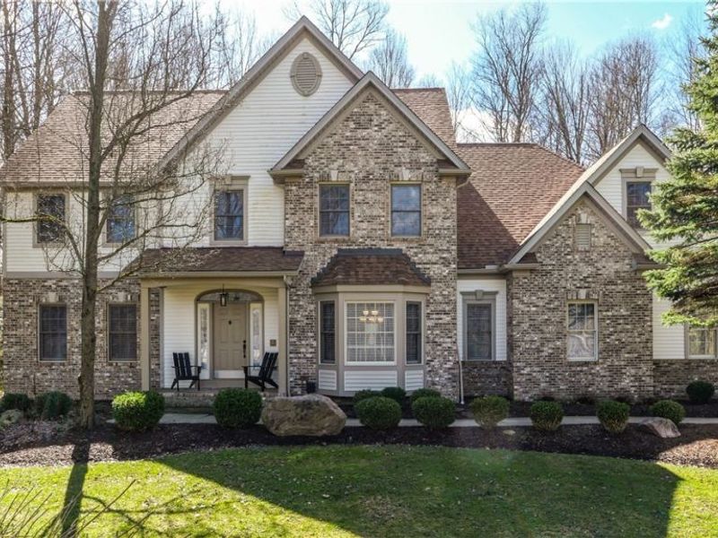 11779 Derbyshire Lane, Chagrin Falls, OH 44023 Photo 2