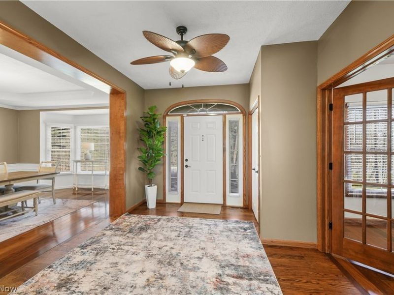 11779 Derbyshire Lane, Chagrin Falls, OH 44023 Photo 3