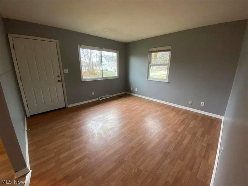 1382 Bellevue Avenue, Akron, OH 44320 Photo 2