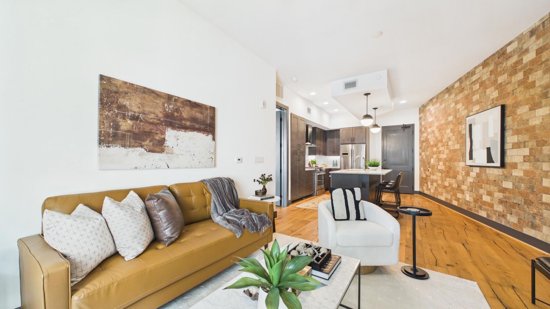 5 Gadsdenboro Street Photo 10