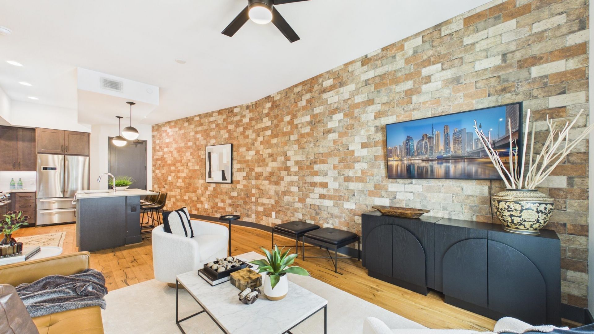 5 Gadsdenboro Street Photo 11